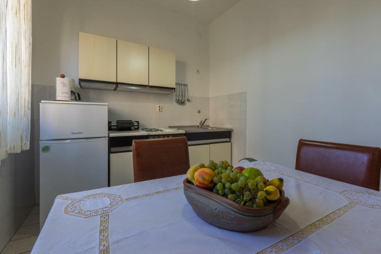 Apartman Laura Selce Exteriör bild