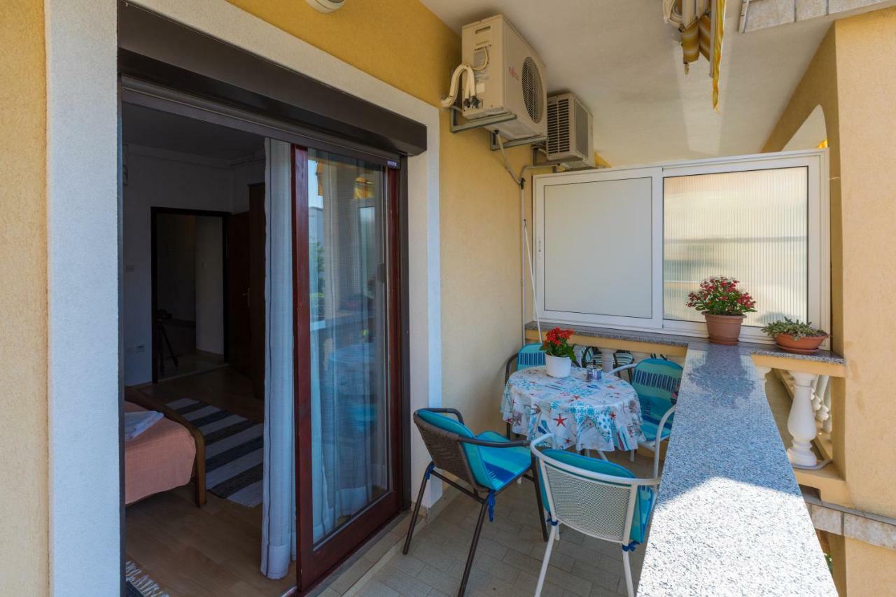 Apartman Laura Selce Exteriör bild